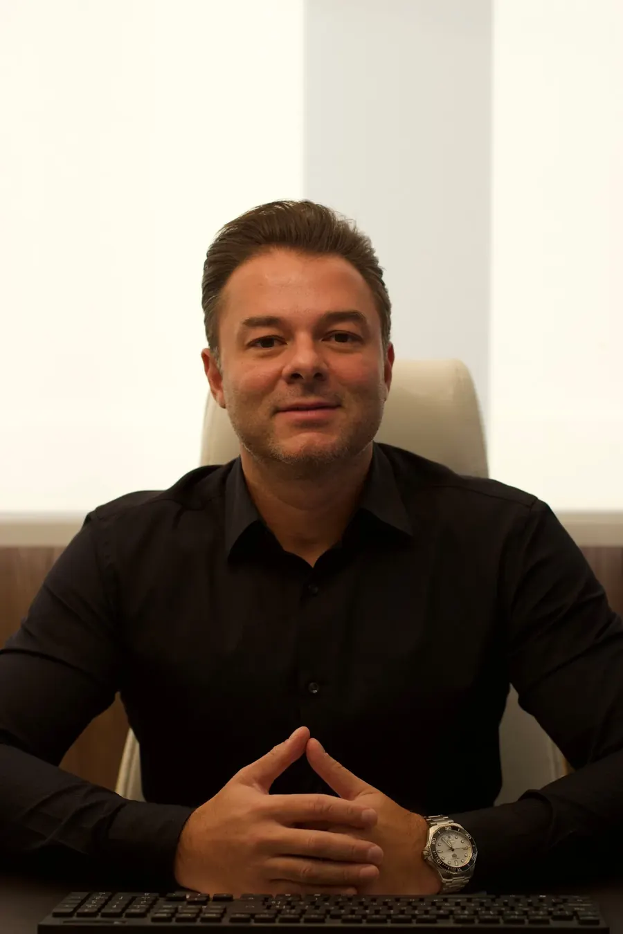 Dr. Rogério Santana — retrato
